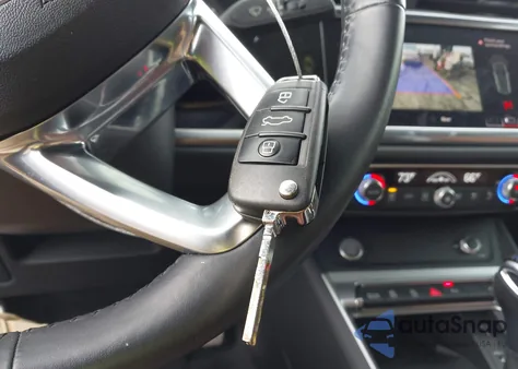 2019 Audi Q3 2.0T S Line Premium z USA, uszkodzony, nr VIN WA1EECF34K1065547